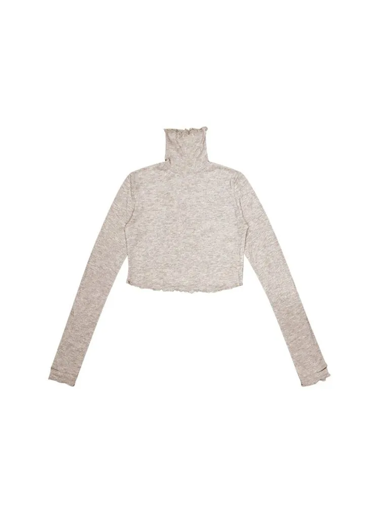 Cropped Frilly Turtletop light turtleneck